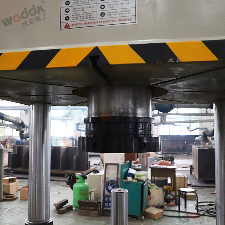 封頭液(yè)壓機沖頭 封(fēng)頭液壓機沖(chong)頭