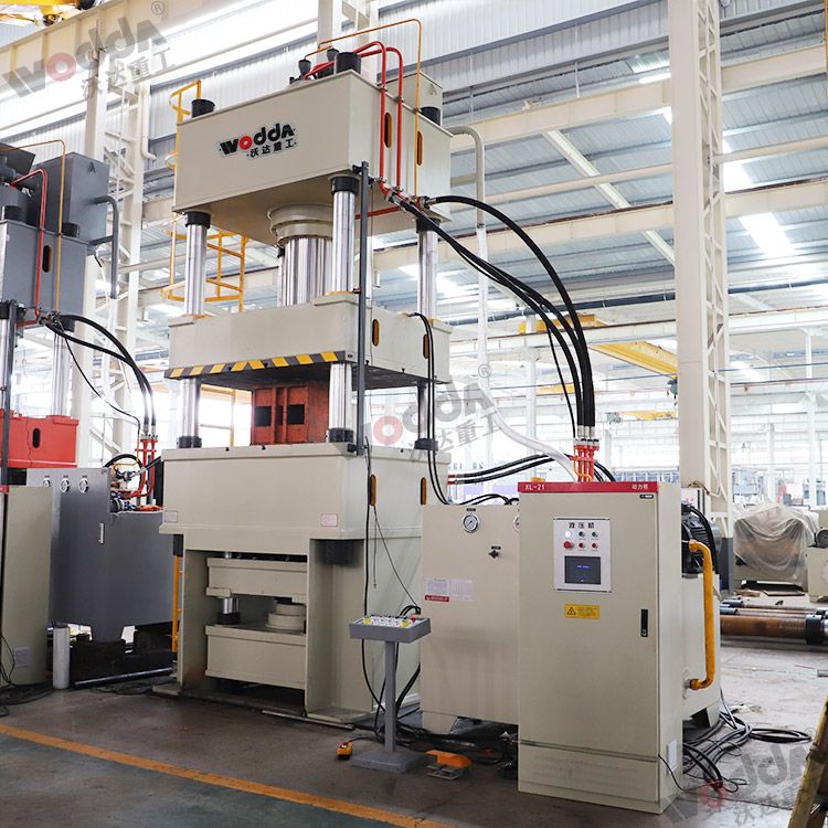 500噸(dun)多頂杆拉伸(shen)液壓機（圖2）