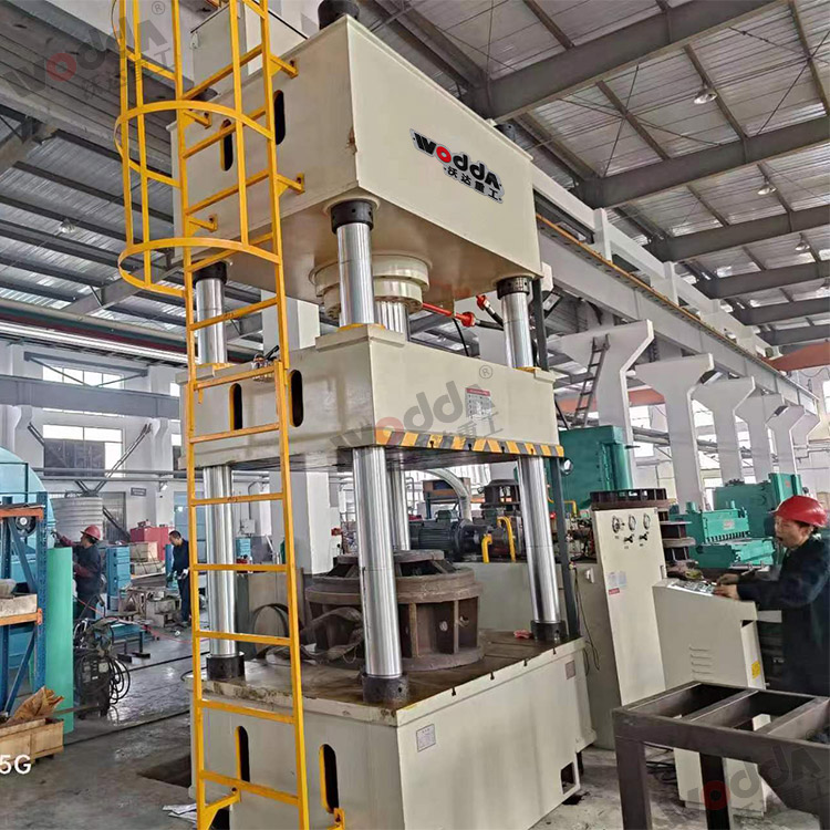 315噸汽車(che)配件拉(lā)伸液壓(yā)機(圖3) 315噸(dūn)汽車配(pei)件拉伸(shēn)液壓機(ji)(圖3)