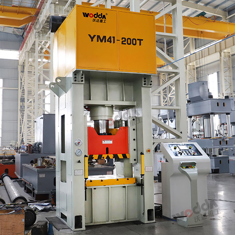 200噸框架(jià)式液壓機(圖1) 200噸(dun)框架式液壓機(jī)(圖1)