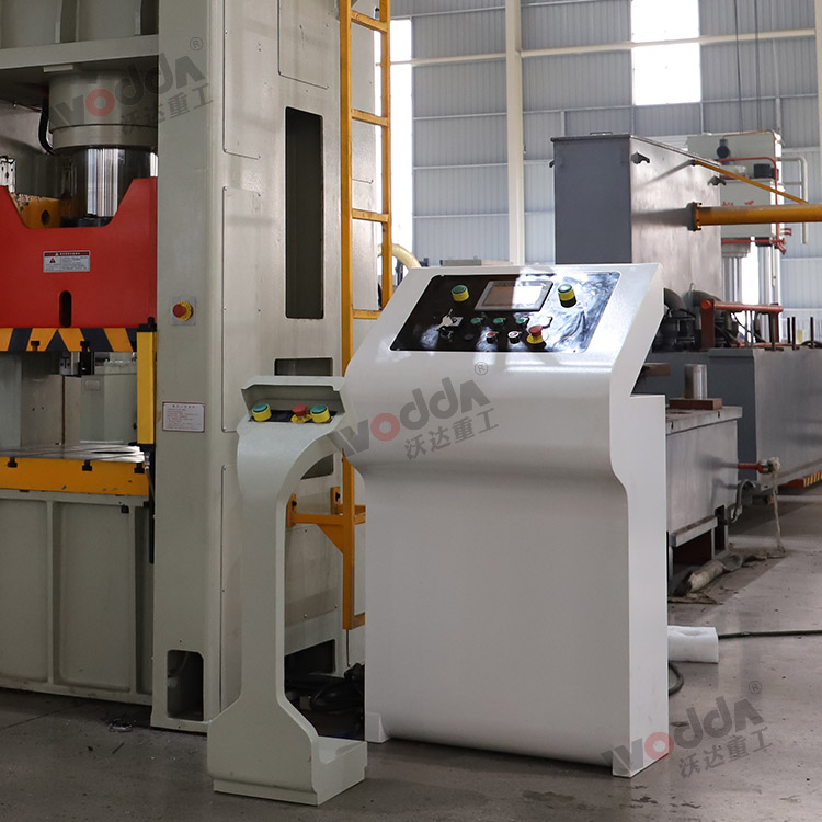 200噸框架(jià)式液壓機(移動(dòng)控制台與電氣(qì)面闆) 200噸框架式(shi)液壓機(移動控(kòng)制台與電氣面(mian)闆)