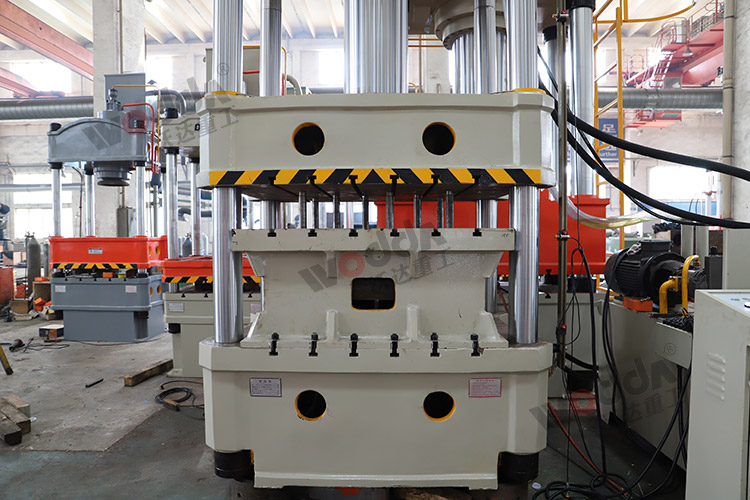 315噸拉(la)伸液壓機(上(shàng)置液壓墊3) 315噸(dun)拉伸液壓機(jī)(上置液壓墊(nian)3)