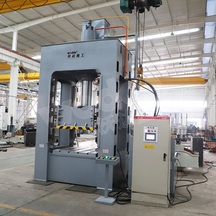 250噸框架(jia)式拉伸液(yè)壓機(圖3).jpg 250噸(dun)框架式拉(la)伸液壓機(jī)(圖3).jpg