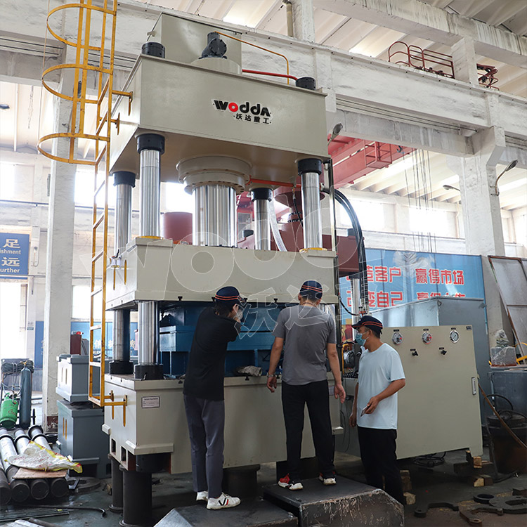 500噸不鏽鋼(gāng)水箱液壓(ya)機(圖1) 500噸不(bú)鏽鋼水箱(xiang)液壓機(圖(tú)1)