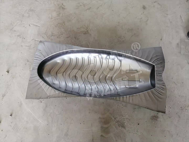 250噸拉伸(shēn)液壓機拉伸太陽(yang)能路燈殼