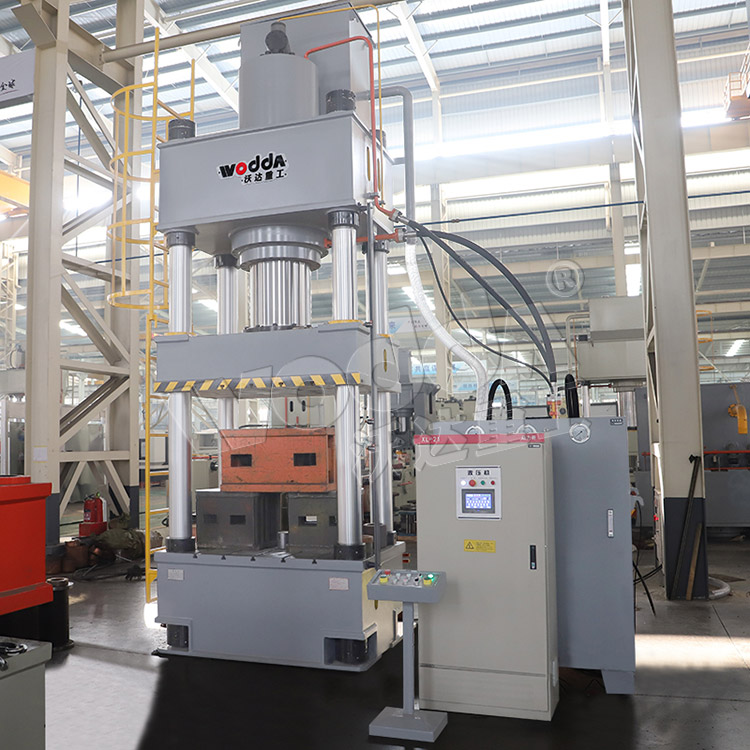 630噸拉(la)伸液壓機