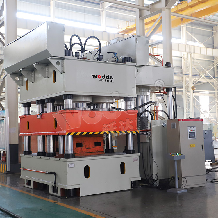 3000噸(dūn)鋼木門壓花(huā)機車間現貨(huò) 3000噸鋼木門壓(ya)花機車間現(xian)貨