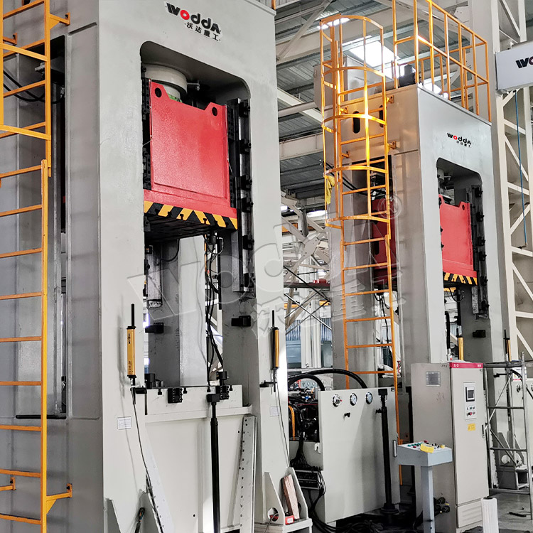 630噸(dun)框架液壓機(jī)(兩台) 630噸框架(jia)液壓機(兩台(tái))