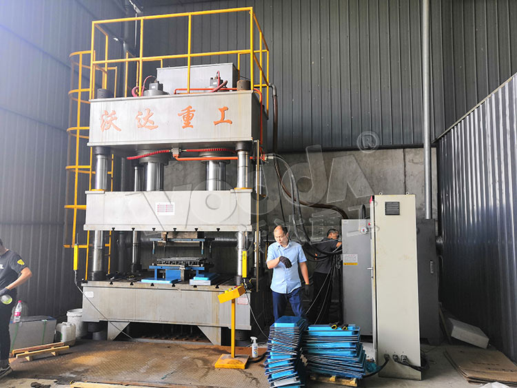 500噸(dūn)不鏽鋼托(tuo)盤拉伸成(chéng)型液壓機(jī) 500噸不鏽鋼(gang)托盤拉伸(shēn)成型液壓(ya)機