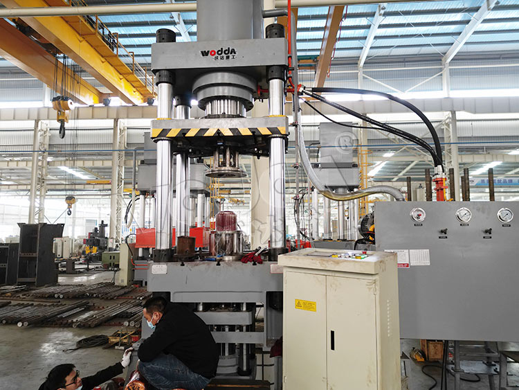 500噸冷泵紫(zǐ)銅内膽拉(lā)伸液壓機(ji) 500噸冷泵紫(zi)銅内膽拉(lā)伸液壓機(jī)