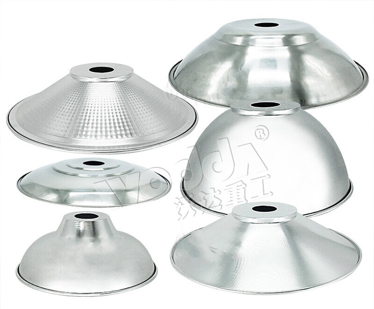 不鏽鋼(gāng)燈罩拉伸(shēn)件