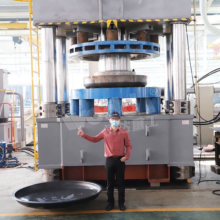 3000噸封頭(tóu)拉伸液(ye)壓機客(ke)戶試機(ji)