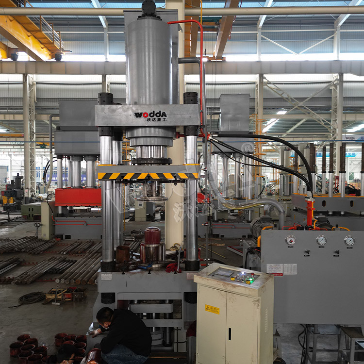 400噸金(jīn)屬内膽拉伸(shen)液壓機 400噸金(jīn)屬内膽拉伸(shēn)液壓機