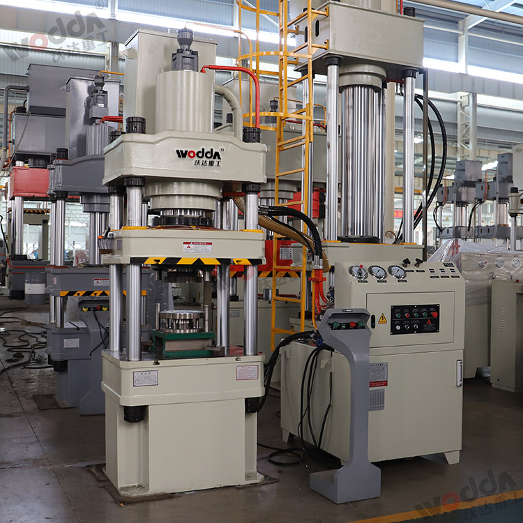 200噸下頂缸(gang)式拉伸液(ye)壓機 200噸下(xià)頂缸式拉(la)伸液壓機(jī)