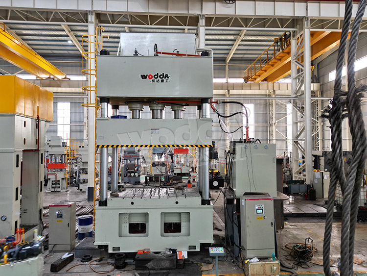 1000噸四柱(zhu)拉伸液壓機