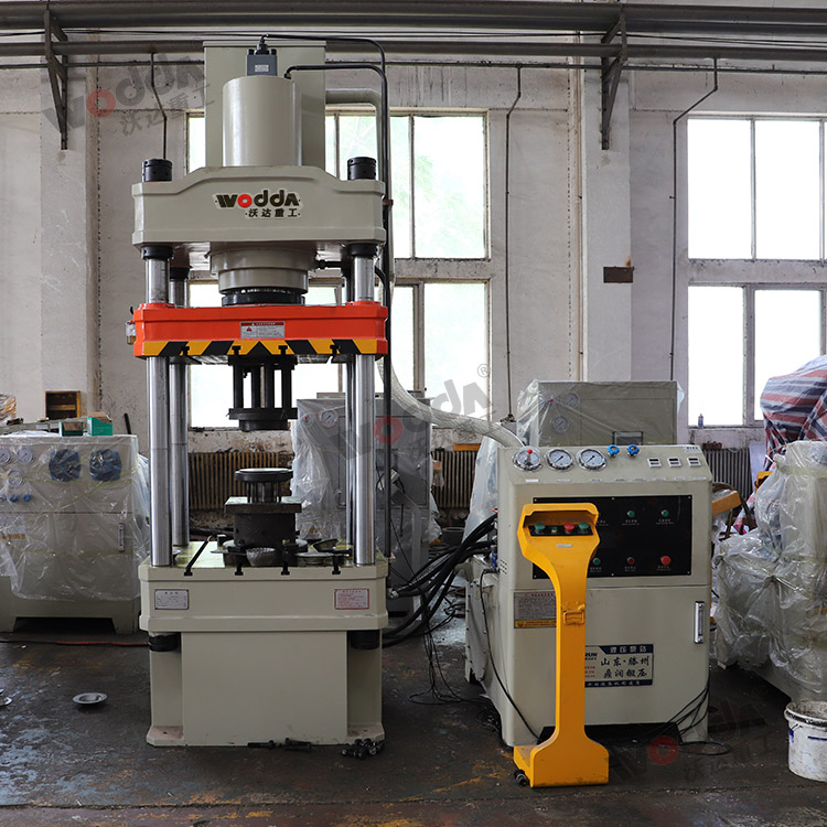 200噸金屬托盤拉伸(shen)液壓機(圖1) 200噸金屬(shǔ)托盤拉伸液壓機(jī)(圖1)