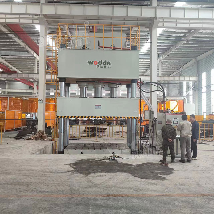 1000噸(dūn)汽車配件四柱(zhu)拉伸液壓機