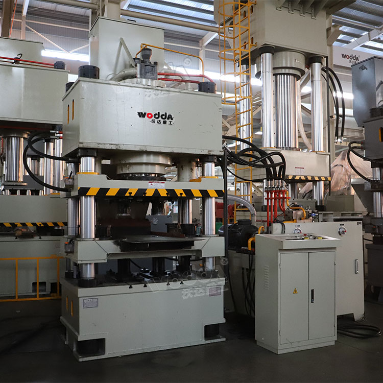 400噸(dūn)四梁四柱(zhu)鹽磚機 400噸(dun)四梁四柱(zhù)鹽磚機