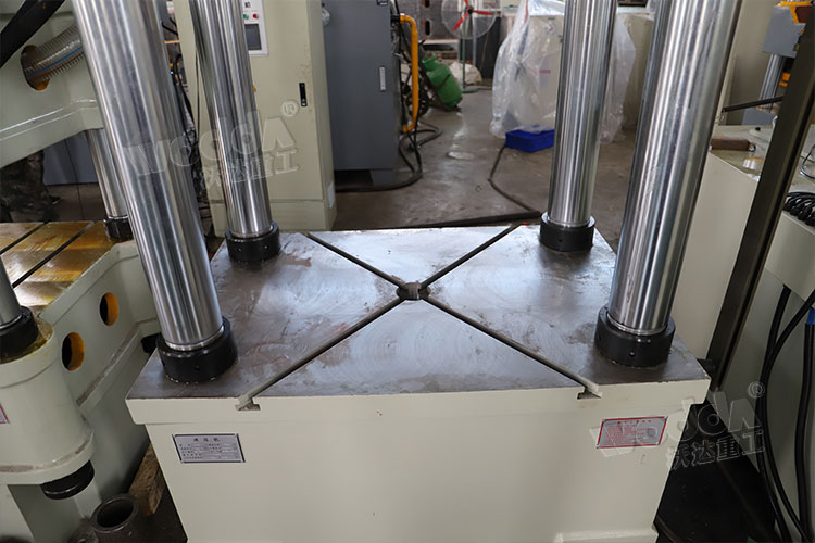 工作台(tái)(T型槽) 工作台(tái)(T型槽)