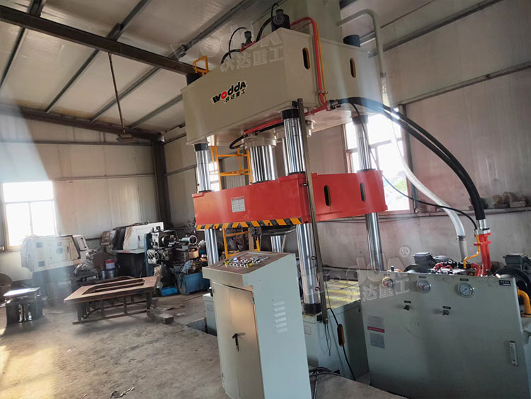 400噸金屬制品(pǐn)成型液壓機 400噸金(jin)屬制品成型液壓(ya)機