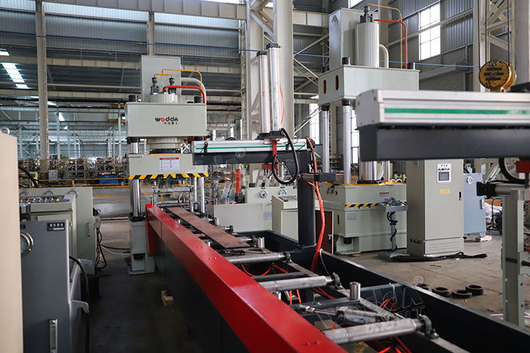 250噸(dūn)錨杆托盤液壓機(ji)生産線