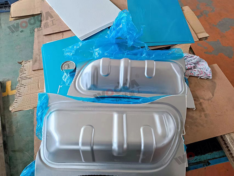 200噸(dun)液壓機拉伸汽(qì)車排氣管散熱(rè)罩 200噸液壓機拉(la)伸汽車排氣管(guan)散熱罩