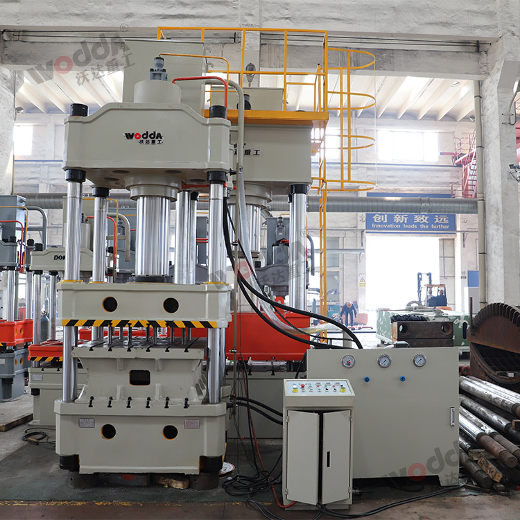 315噸四柱(zhu)拉伸機 315噸四柱(zhù)拉伸機