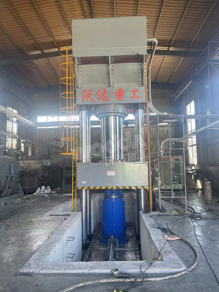 2000噸石墨坩(gan)埚成型液壓機多(duō)少錢一台 2000噸石墨(mo)坩埚成型液壓機(jī)多少錢一台