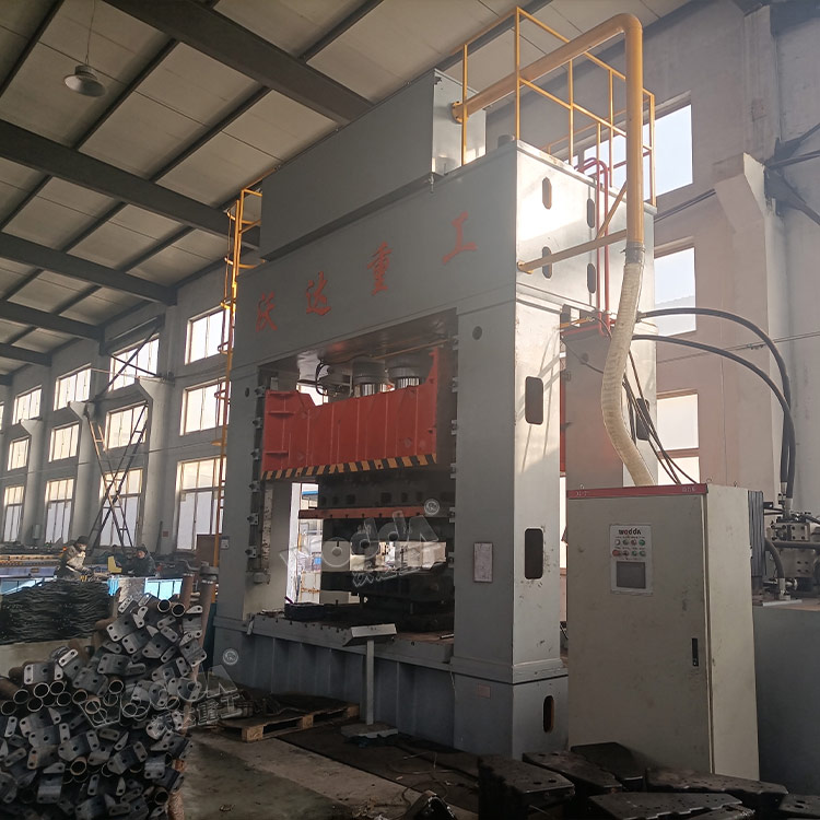 1000噸框(kuàng)架式液壓機(ji) 1000噸框架式液(yè)壓機