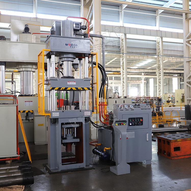 100噸四(sì)柱拉伸(shen)機 100噸四(si)柱拉伸(shen)機