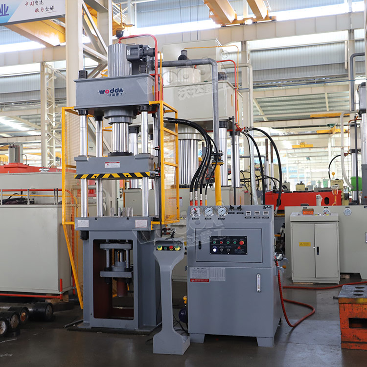 100噸四(si)柱液壓(yā)機 100噸四(sì)柱液壓(yā)機