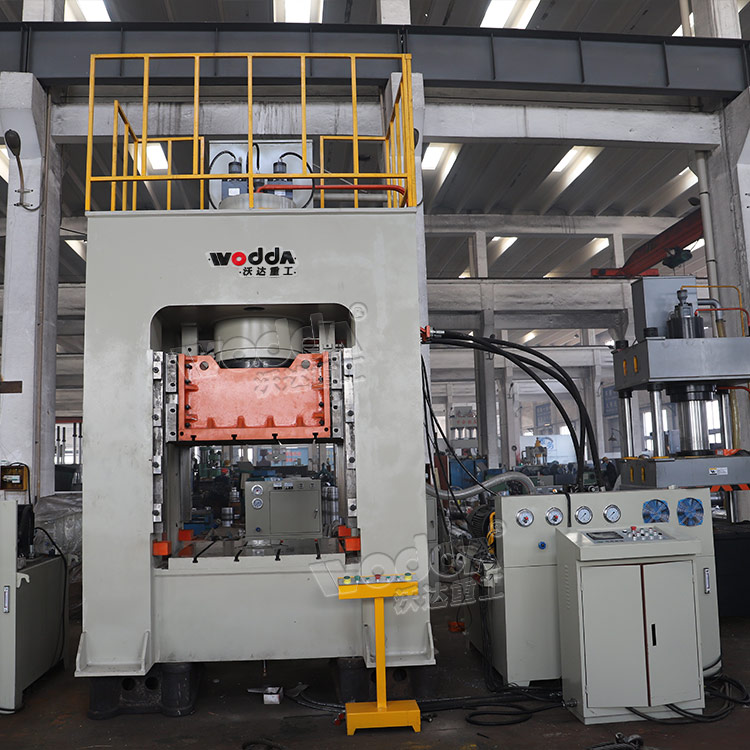 500噸框(kuang)架式液壓機 500噸(dun)框架式液壓機(ji)