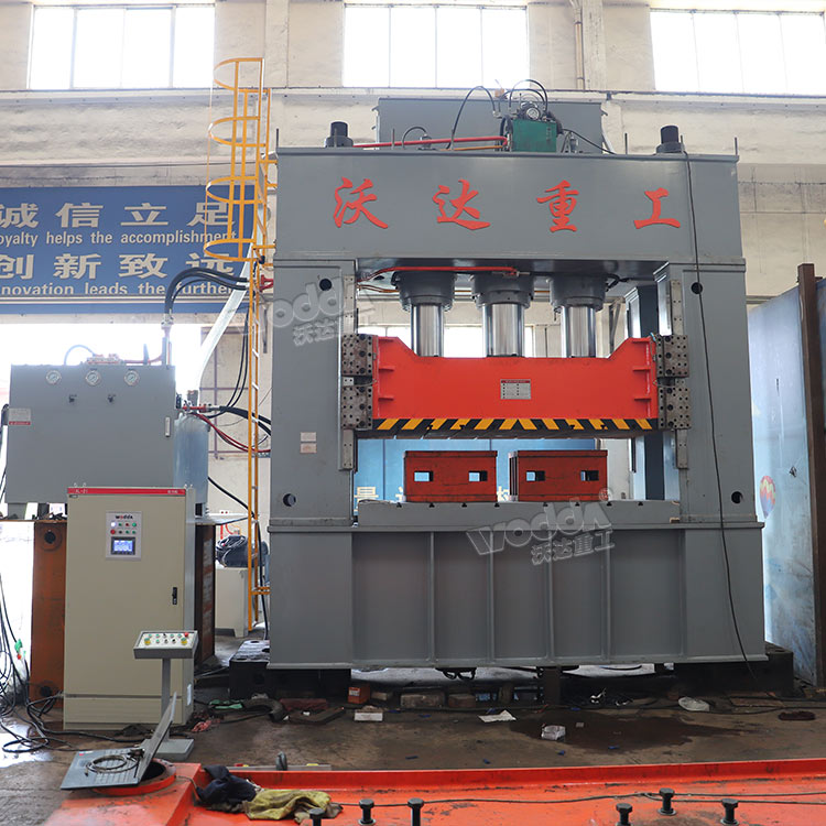 1000噸框(kuàng)架式液壓機車(che)間現貨