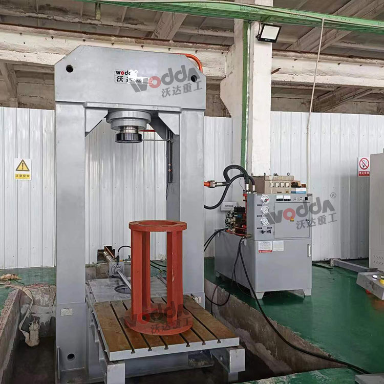 315T龍門(men)液壓機 315T龍門液壓(yā)機