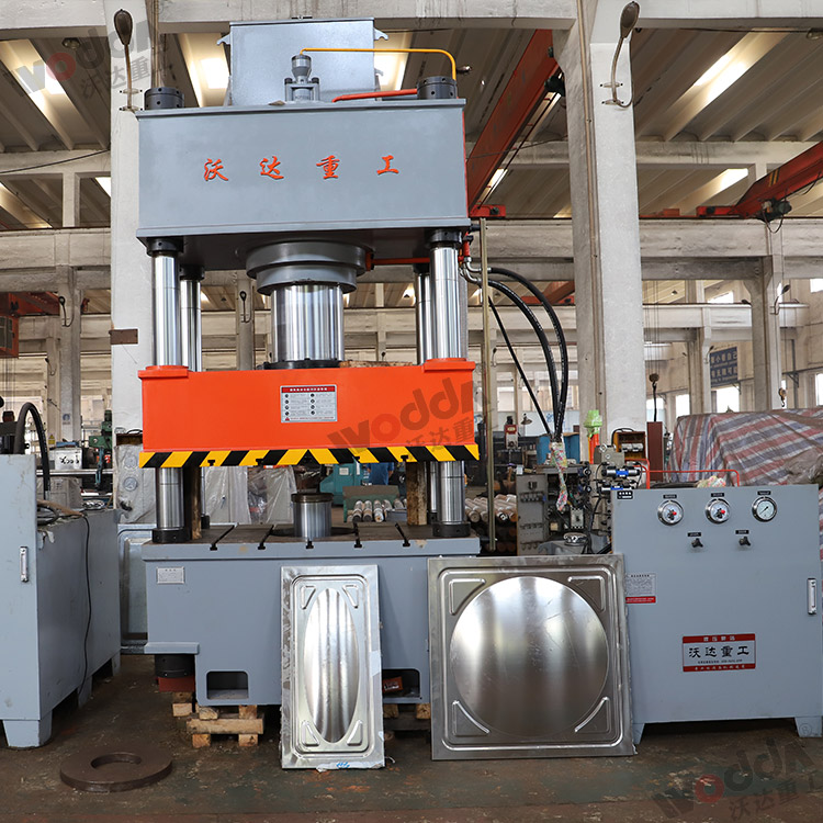 400噸四柱拉(la)伸液壓機（不(bú)鏽鋼水箱拉(lā)伸機）