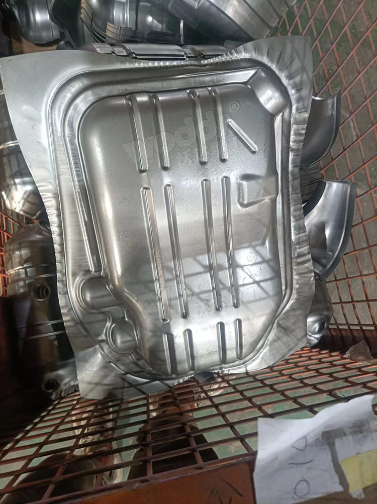 汽(qì)車配件拉伸(shen)件 汽車配件(jian)拉伸件