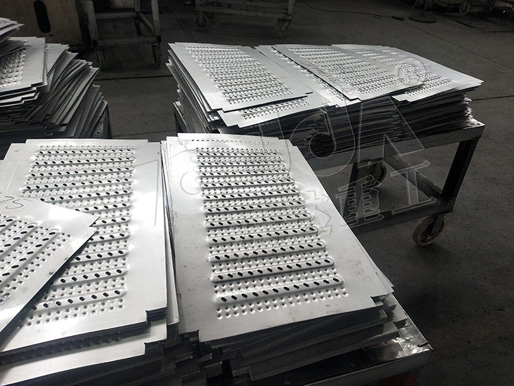 不鏽鋼(gāng)地溝蓋闆 不(bú)鏽鋼地溝蓋(gài)闆