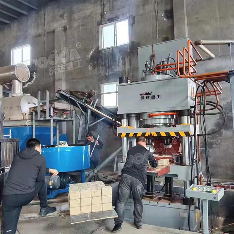 630噸鹽磚(zhuan)機 630噸鹽磚機