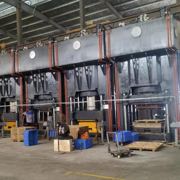 1800噸(dun)龍門框式液(ye)壓機 1800噸龍門(mén)框式液壓機(jī)