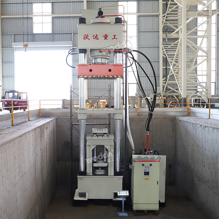 四梁(liang)四柱液壓(yā)機