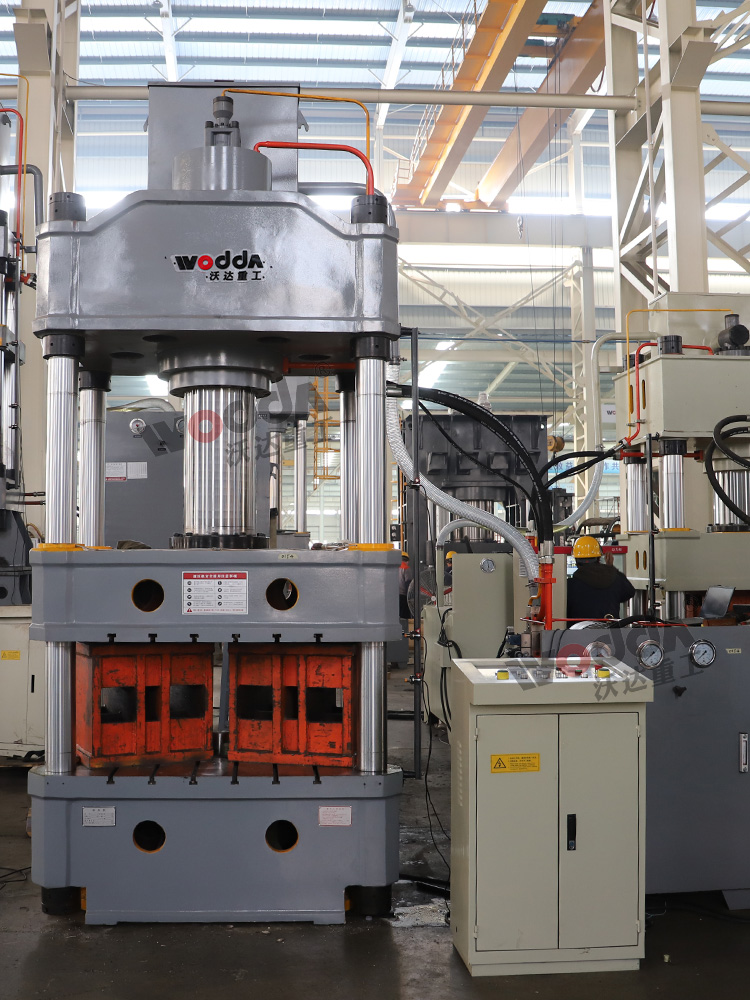 315噸國(guo)标四柱(zhù)液壓機(ji) 315噸國标(biao)四柱液(ye)壓機