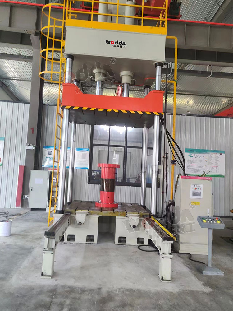 四柱式200噸電(diàn)機壓裝液壓機 四(si)柱式200噸電機壓裝(zhuang)液壓機