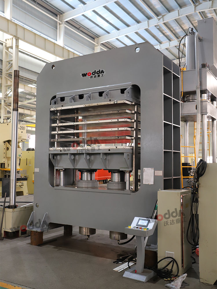 400噸龍(long)門液壓機 400噸龍(long)門液壓機