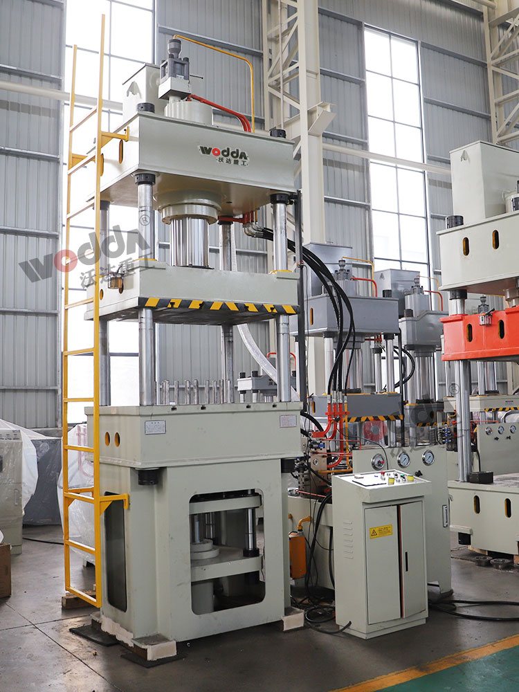 200噸(dun)拉伸液壓(yā)機帶液壓(ya)墊 200噸拉伸(shen)液壓機帶(dai)液壓墊