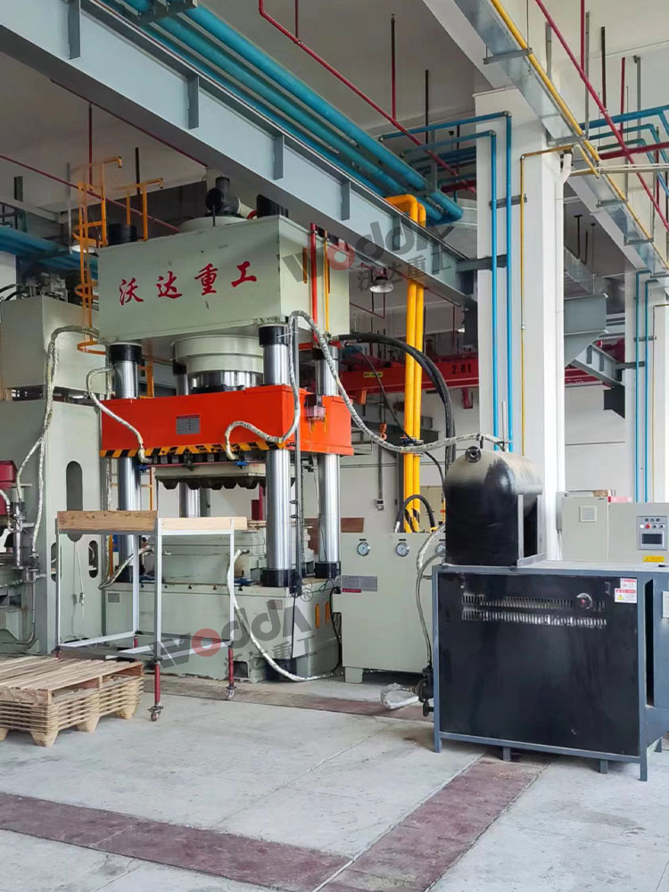 1000噸四柱液(yè)壓機 1000噸四柱液(yè)壓機