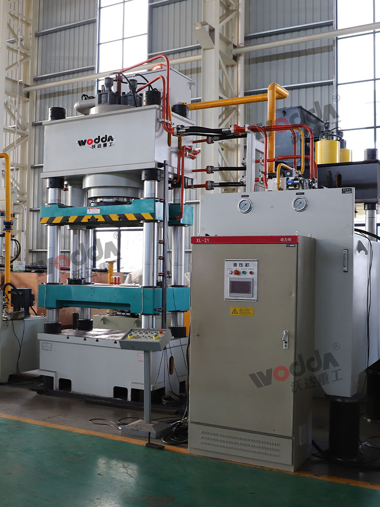 630噸全自(zi)動鹽磚機(ji) 630噸全自動(dòng)鹽磚機