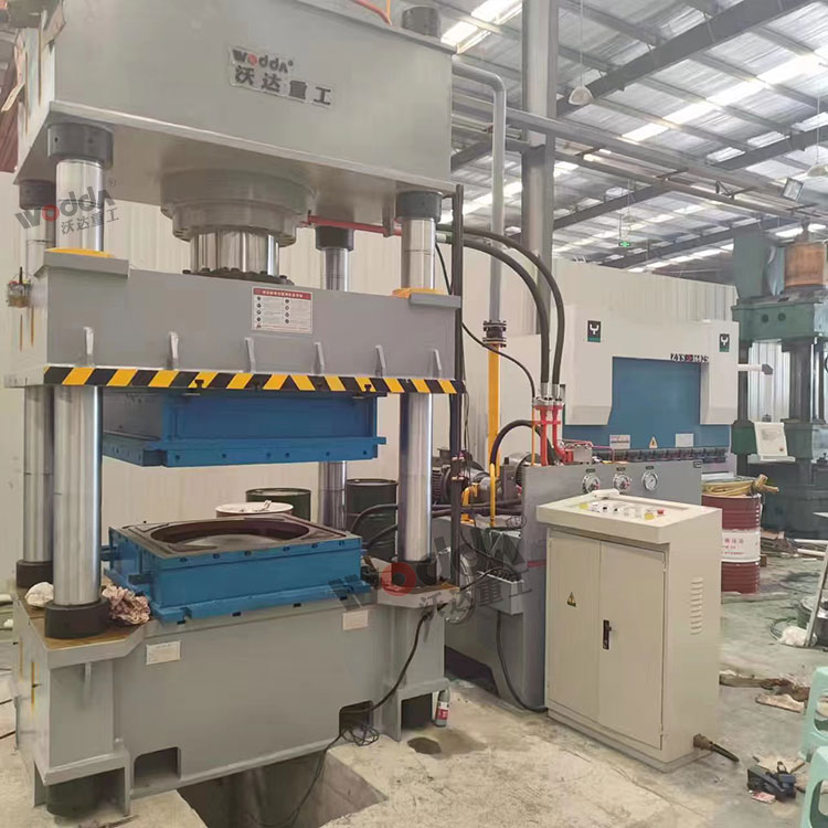 不鏽鋼水(shuǐ)箱闆拉伸成(chéng)型液壓機試(shì)壓 不鏽鋼水(shuǐ)箱闆拉伸成(cheng)型液壓機試(shì)壓