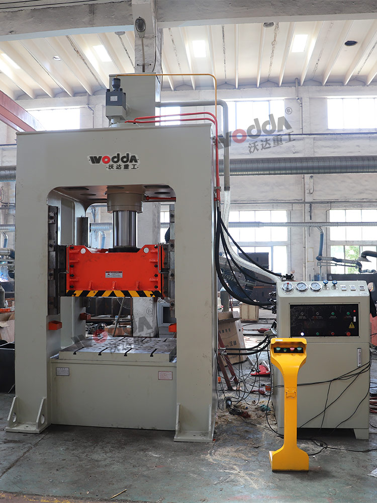 200噸(dun)框架式拉伸(shēn)液壓機