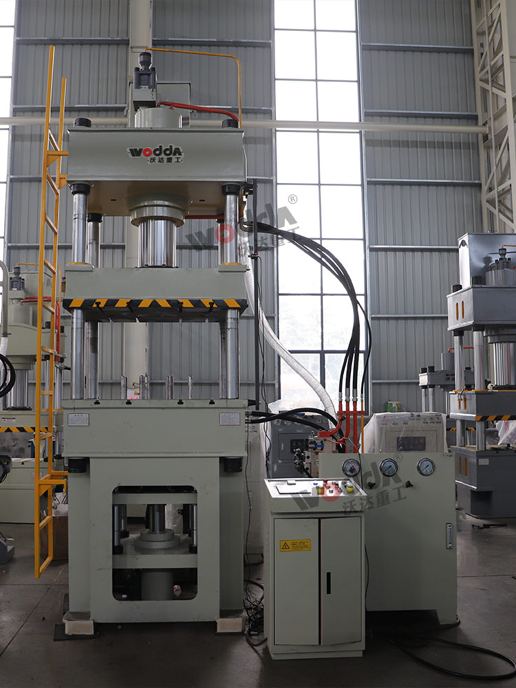 200噸(dun)液壓頂拉伸(shen)機