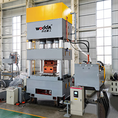 1500噸四柱(zhu)拉伸液(yè)壓機